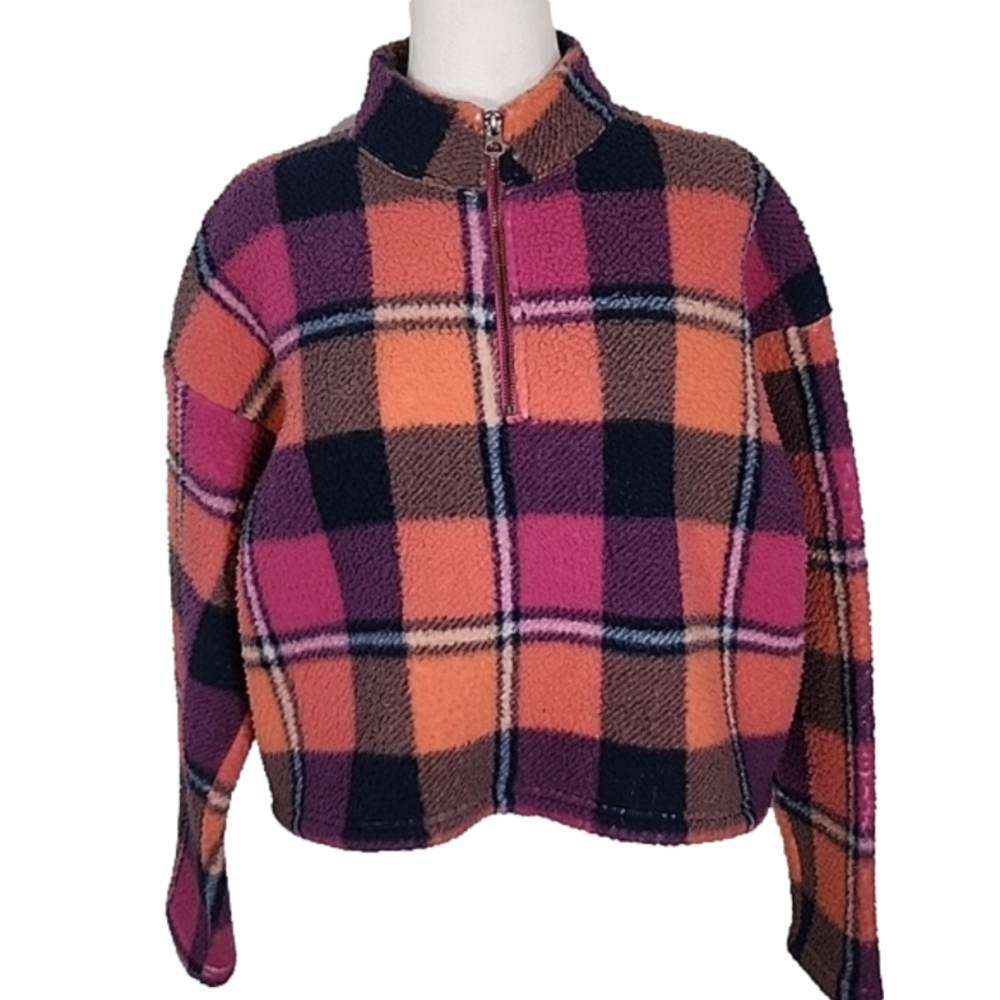 American Eagle  size small pink sherpa pullover